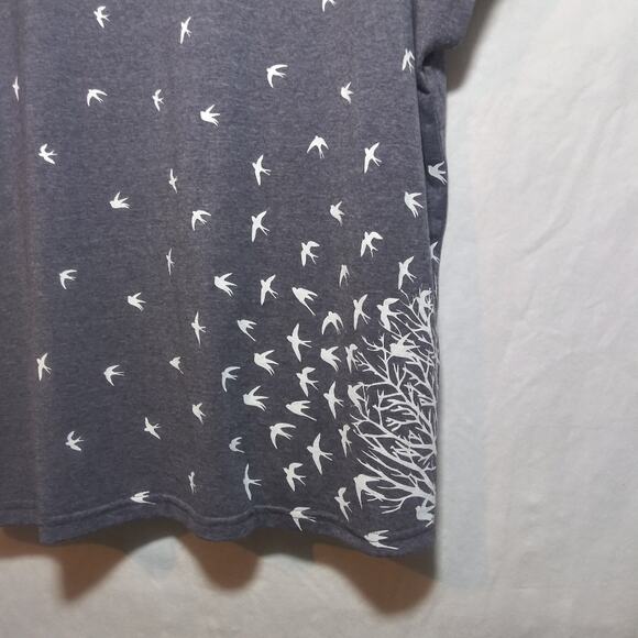Dimana Gray Top with Birds in Flight Design Short Sleeve Novelty Cotton Size 16 - Picture 3 of 9